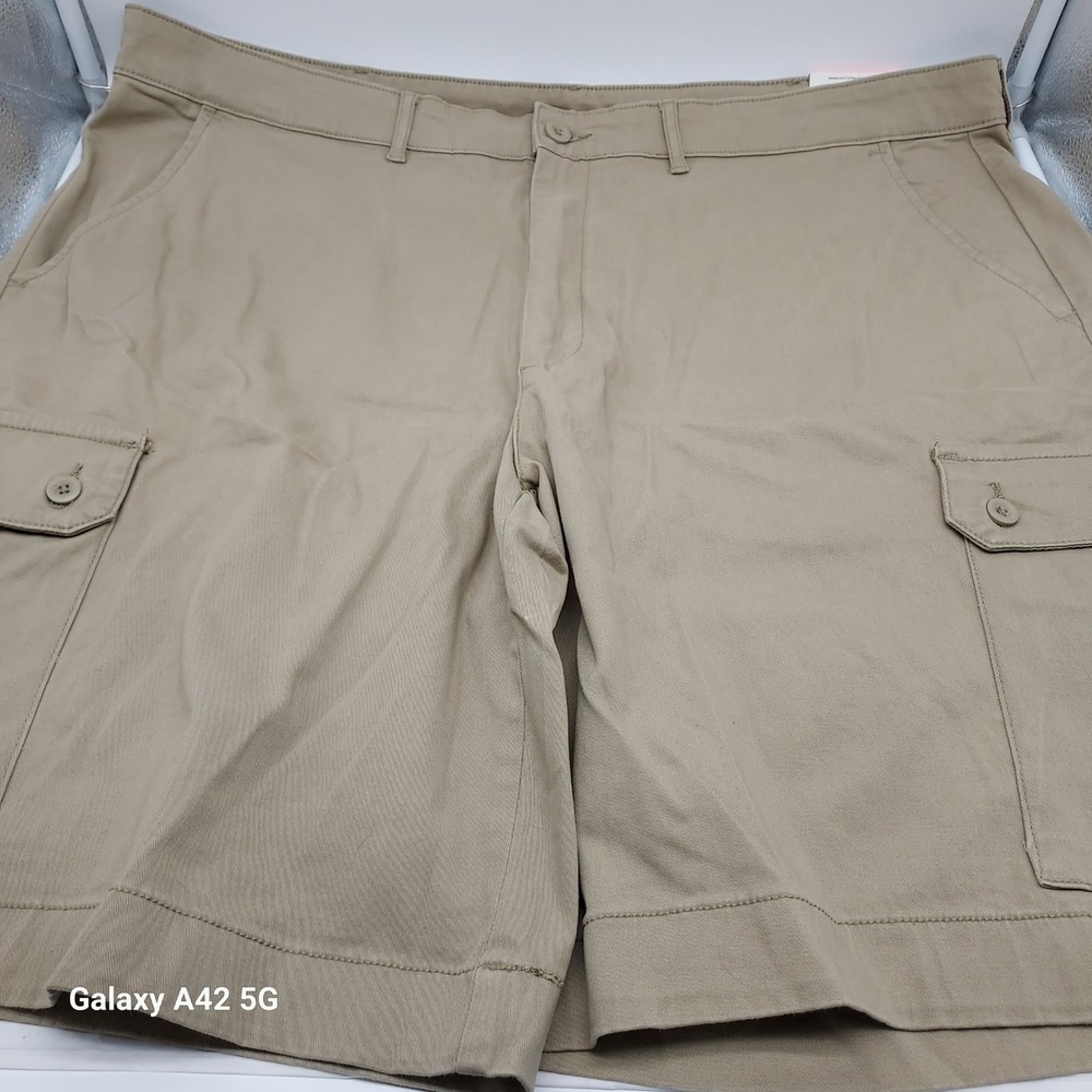 St Johns Bay‎ Mens Cargo Shorts 44 British Khaki Comfort Stretch 10 Inseam NWT